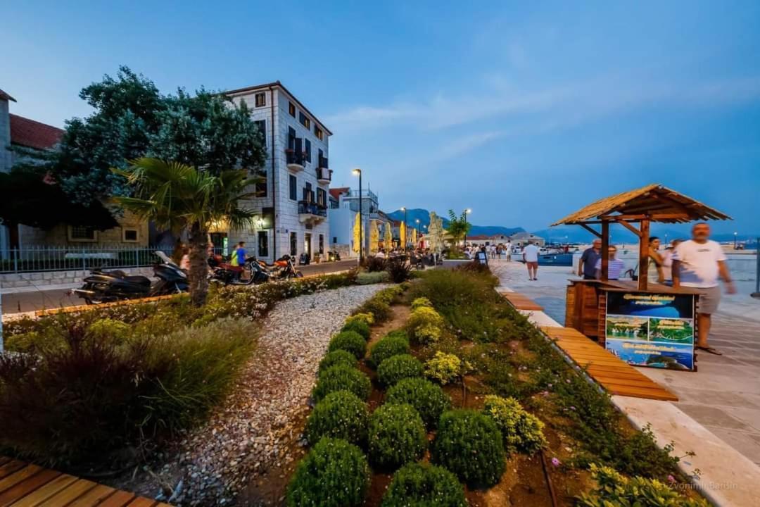 Villa Apartments Brecic 1 Kaštela Extérieur photo